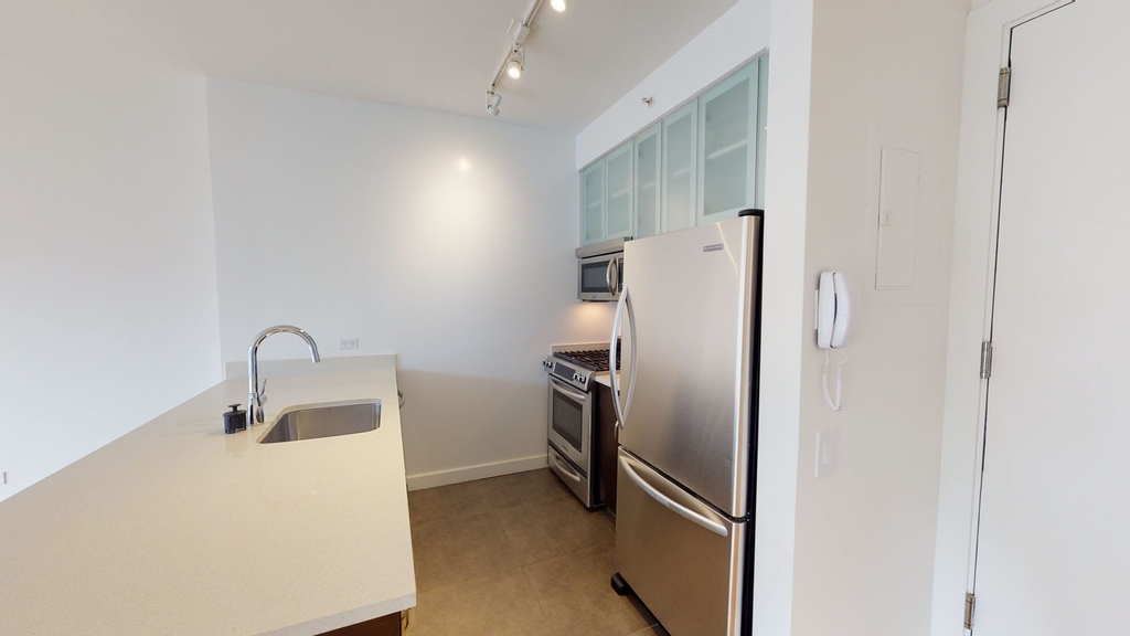 808 Columbus Ave - Photo 3