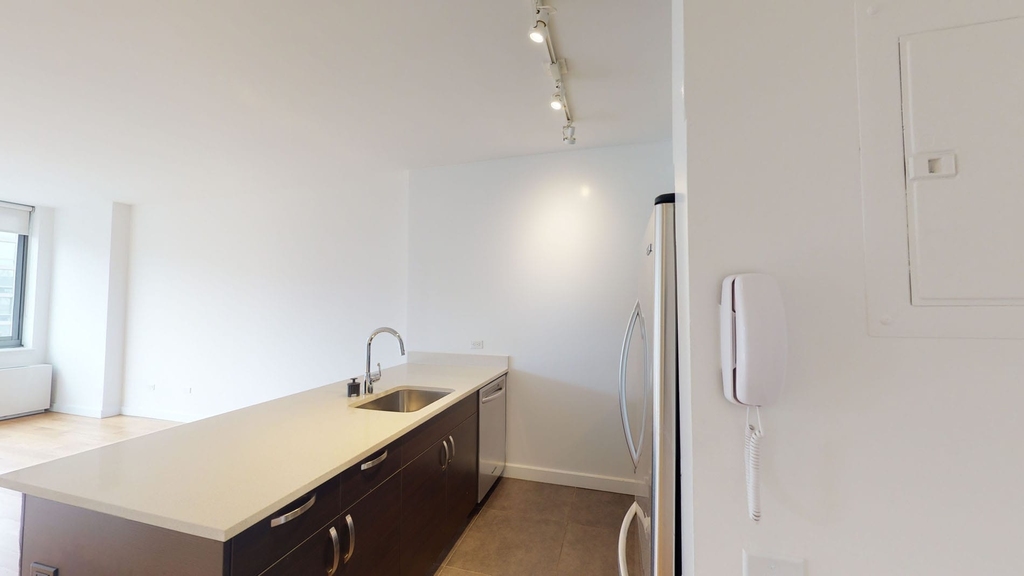 808 Columbus Ave - Photo 2