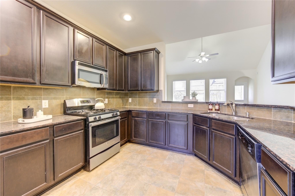 6518 Wilshire Ridge - Photo 8