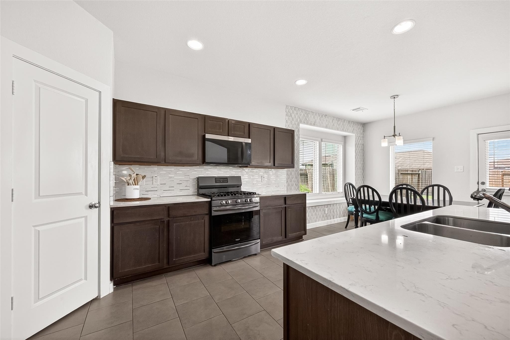 6803 Alamitos Court - Photo 8
