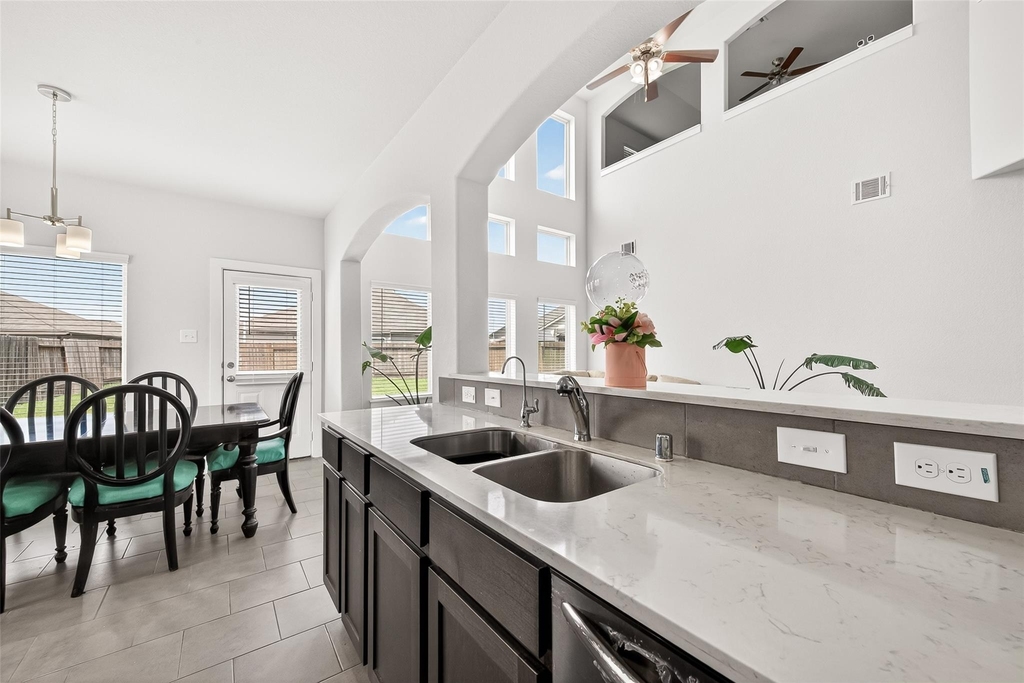 6803 Alamitos Court - Photo 11