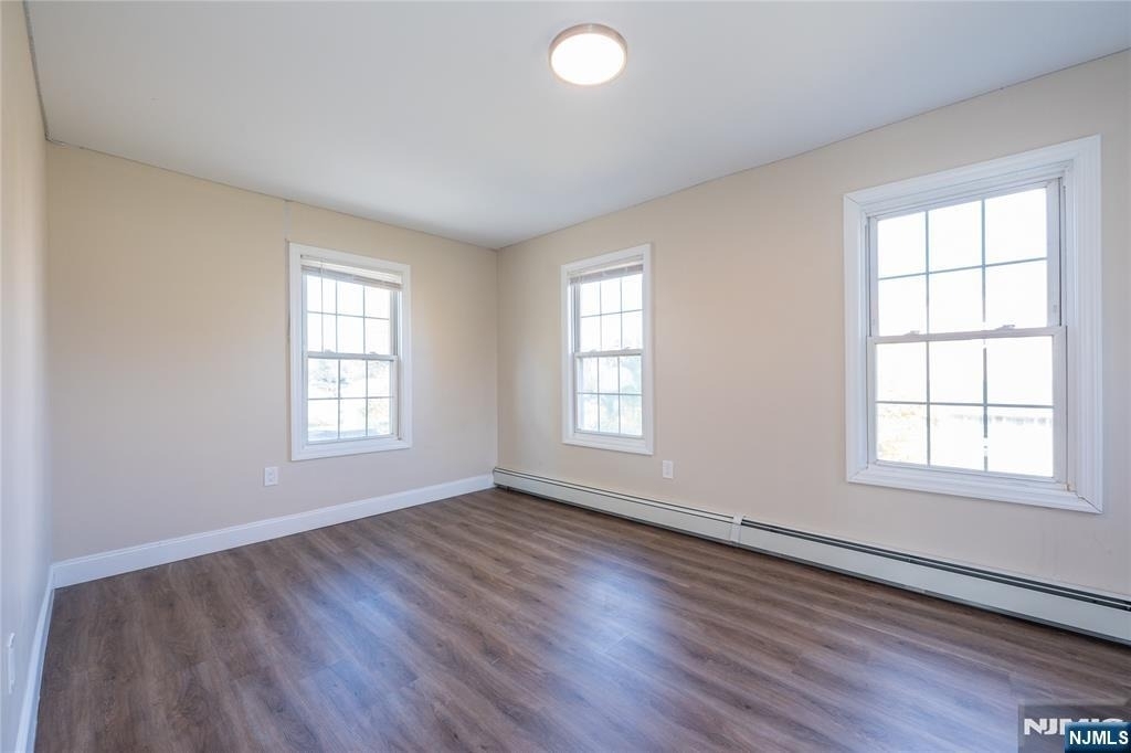 238 Van - Photo 19