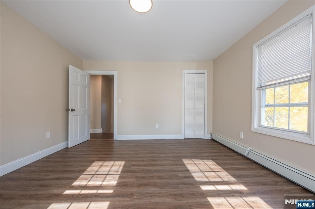 238 Van - Photo 11
