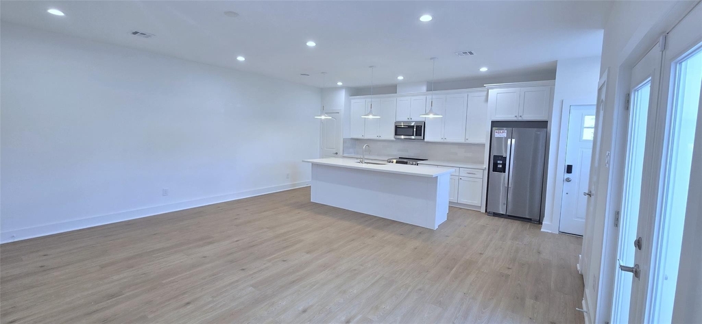 1475 Ferguson Way - Photo 2