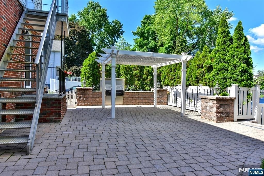 24 Maple - Photo 18