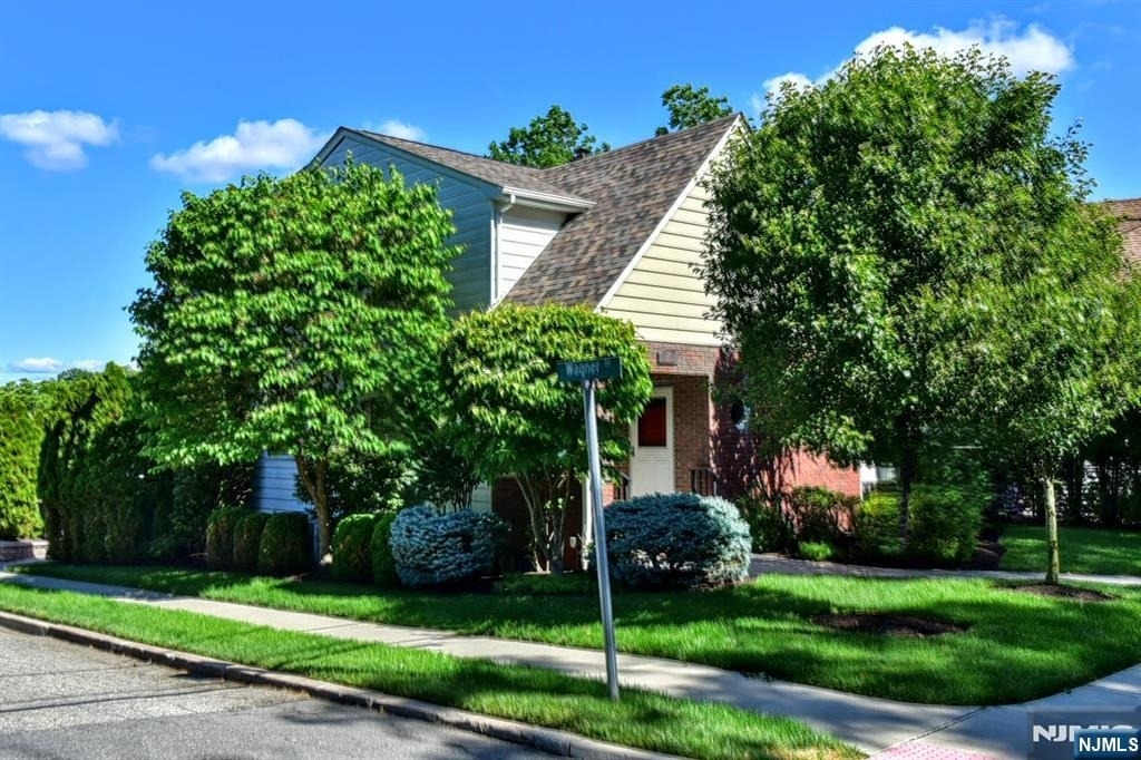 24 Maple - Photo 1