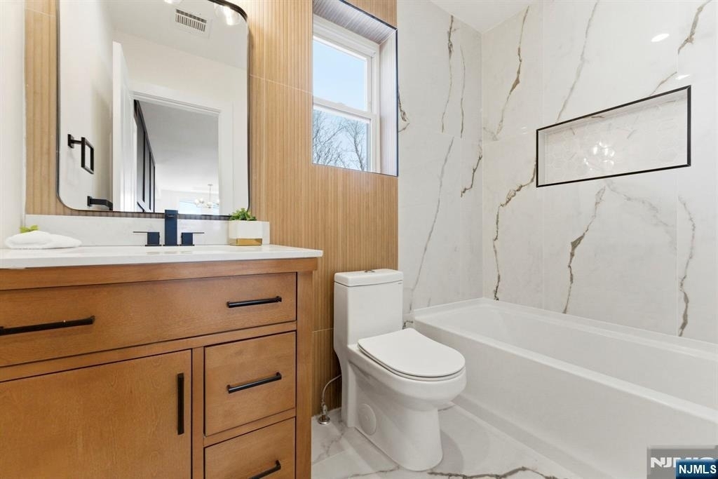 304 Delawanna - Photo 6
