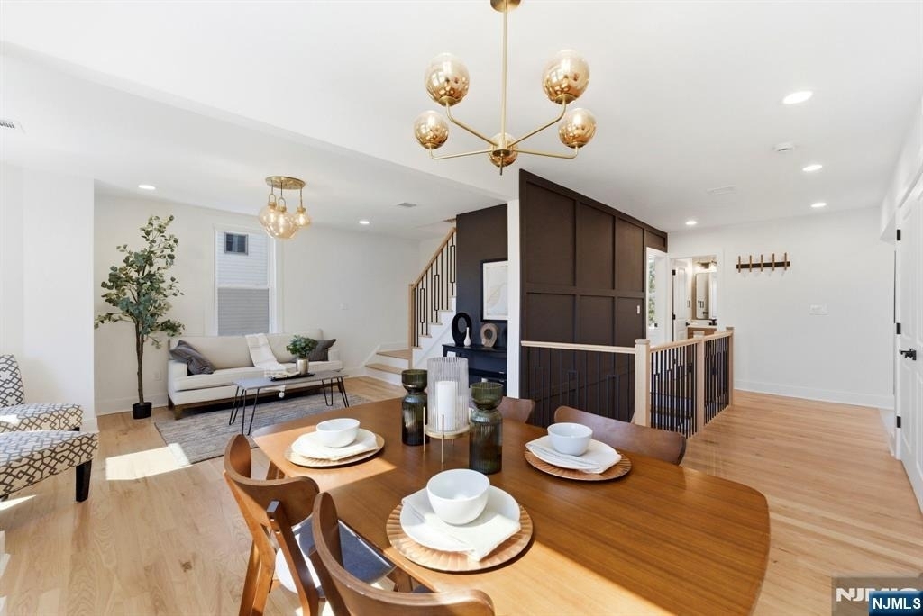 304 Delawanna - Photo 2