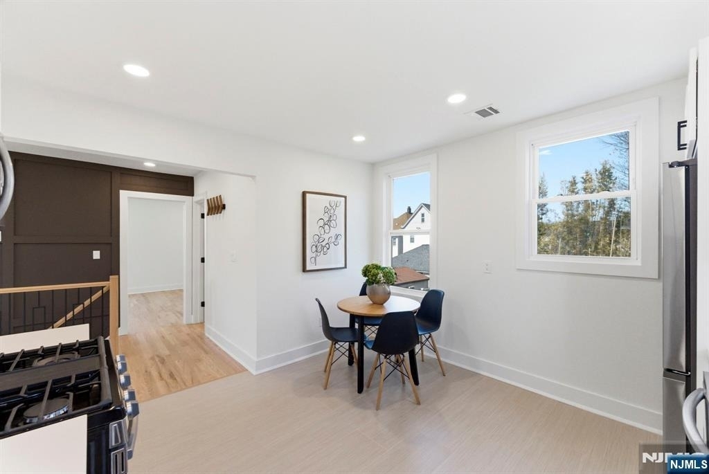 304 Delawanna - Photo 5