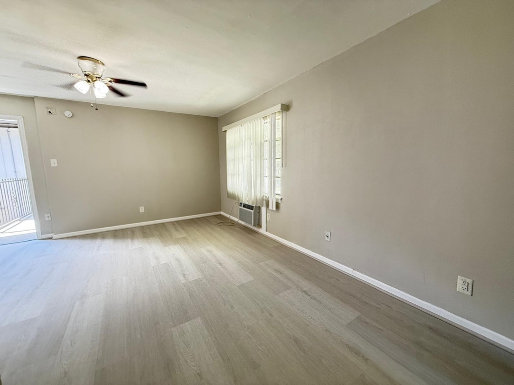 2501 Yoakum Boulevard - Photo 9