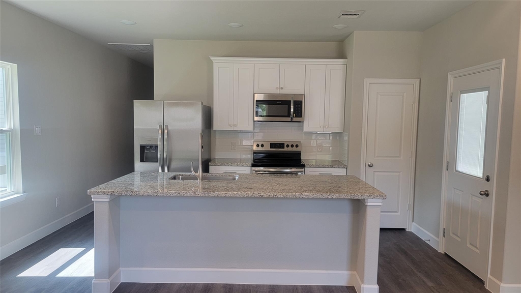 10108 Barberry Street - Photo 0