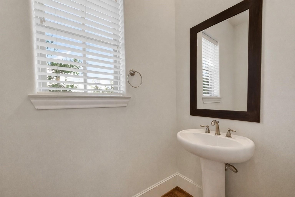 705 Delano Street - Photo 24