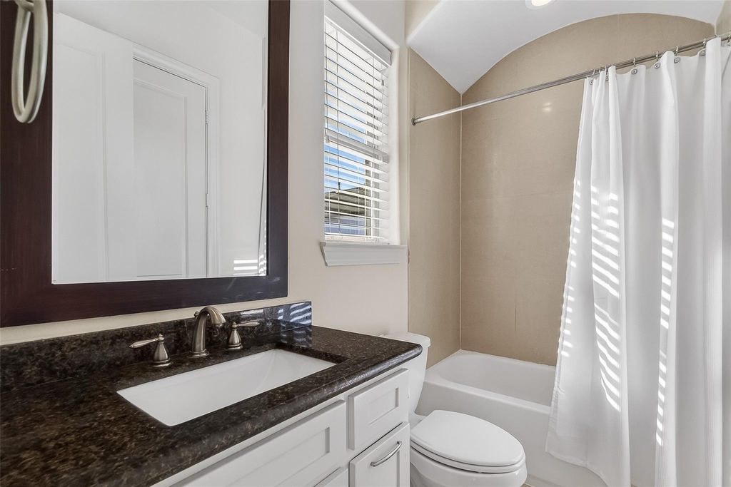 705 Delano Street - Photo 33