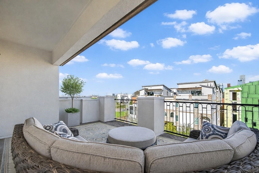 705 Delano Street - Photo 38