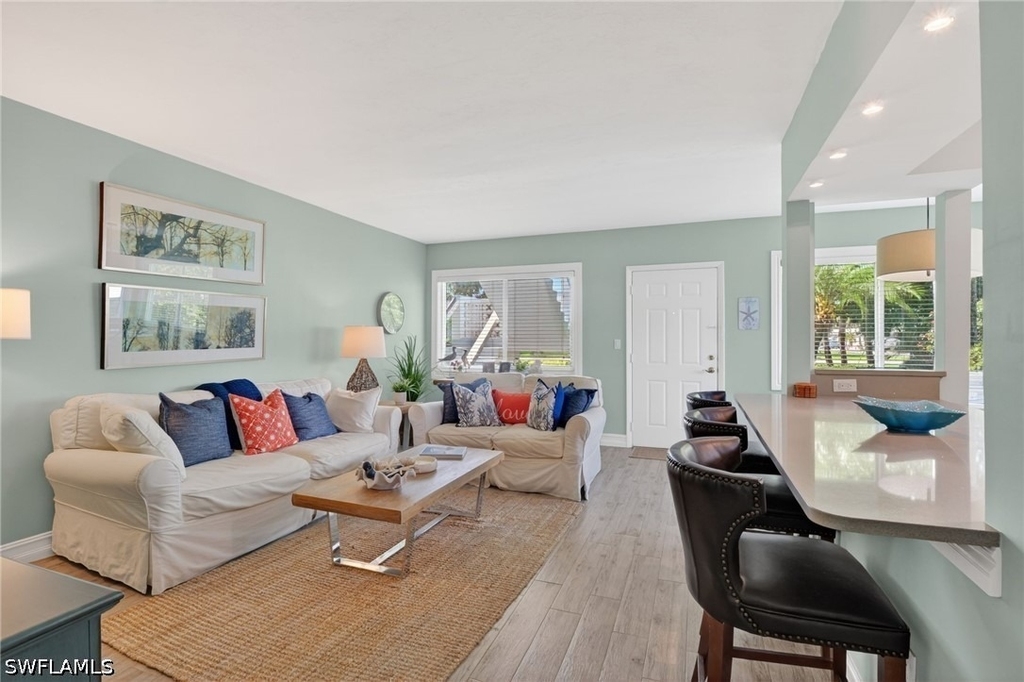421 12th Avenue S - Photo 4