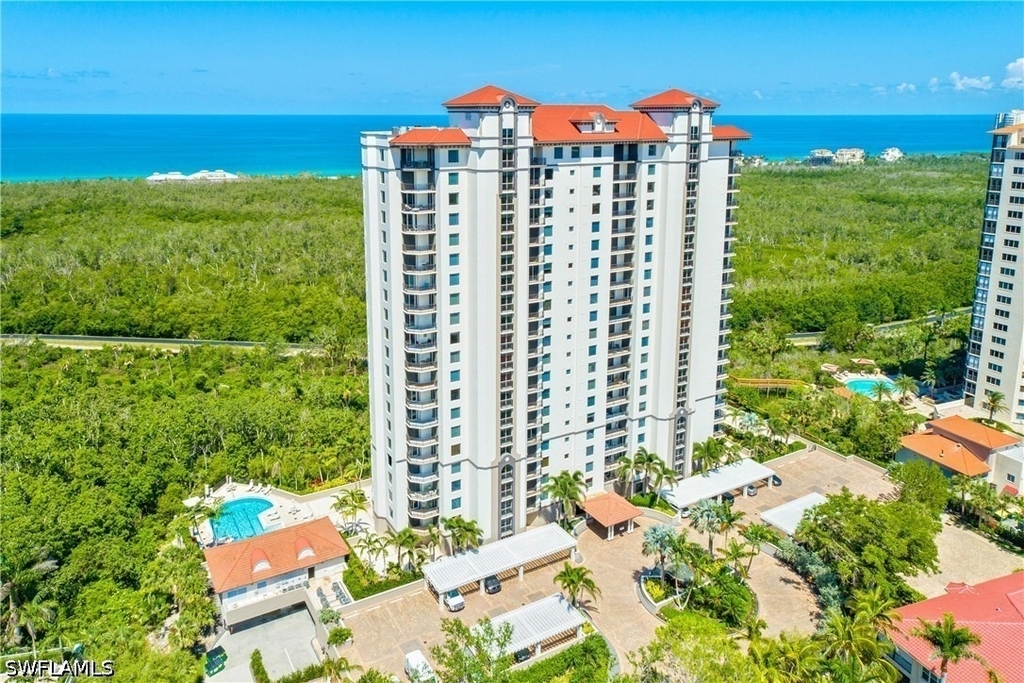 7225 Pelican Bay Boulevard - Photo 2