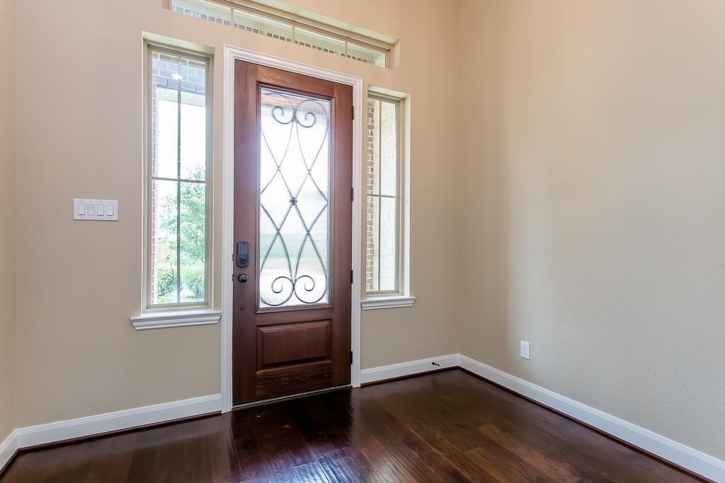 122 Colton Court - Photo 1