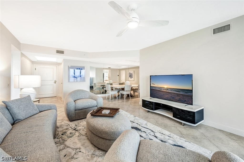 7225 Pelican Bay Boulevard - Photo 2