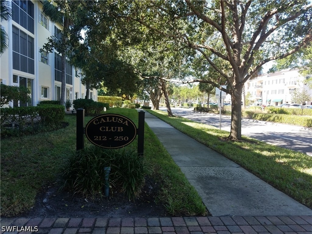 216 Banyan Boulevard - Photo 1