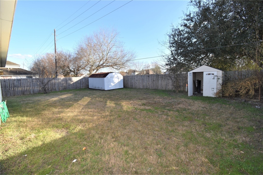 18319 Forest Dew Drive - Photo 19