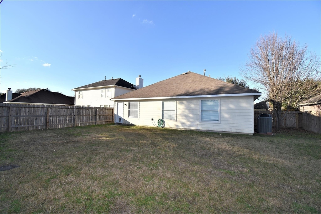 18319 Forest Dew Drive - Photo 21