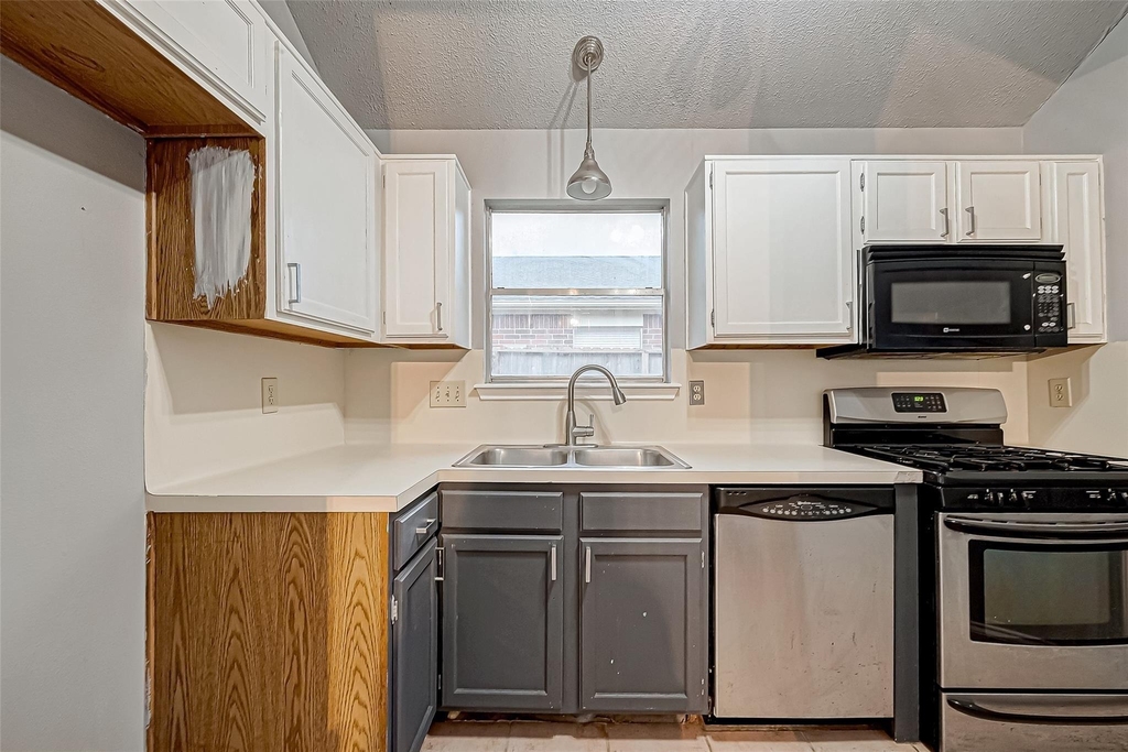18315 Westlock Street - Photo 16