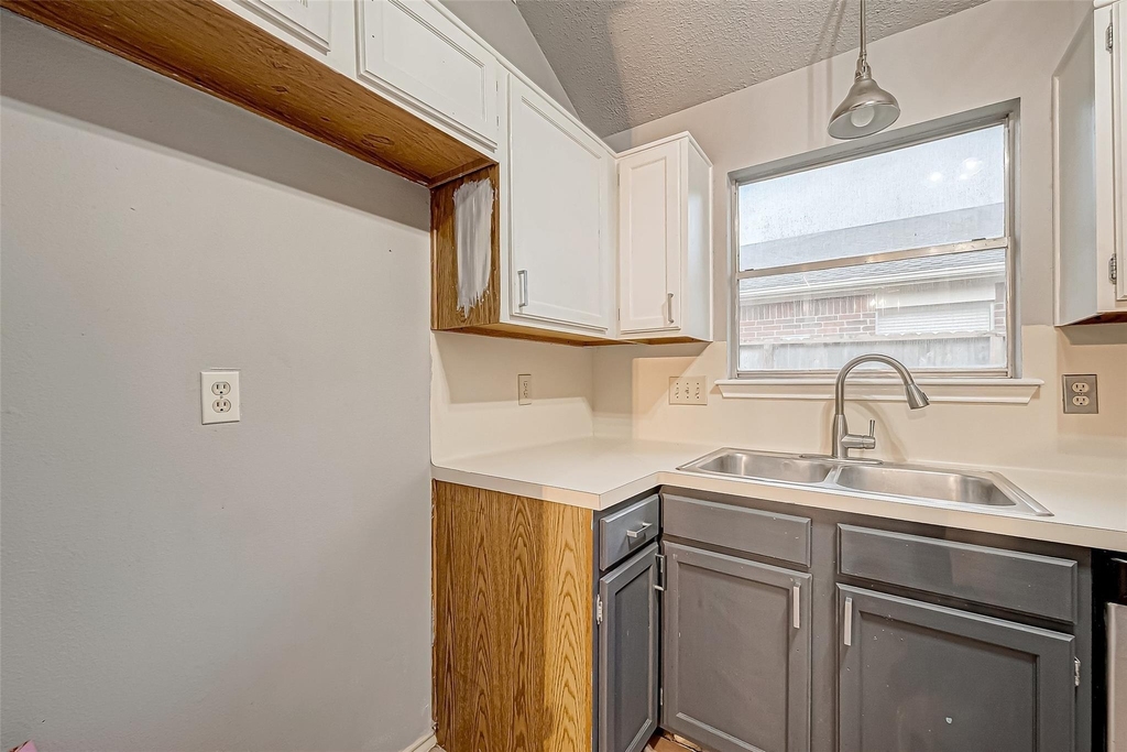 18315 Westlock Street - Photo 17