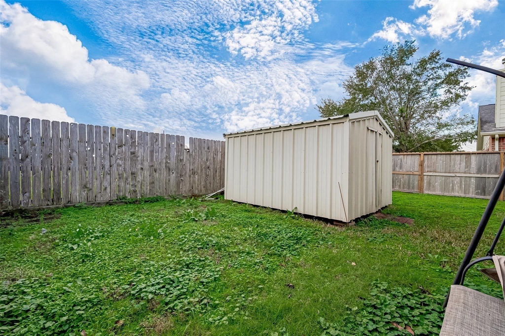 18315 Westlock Street - Photo 33