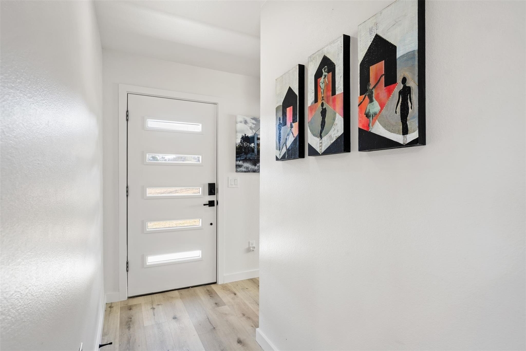 6104 Reicher Drive - Photo 3