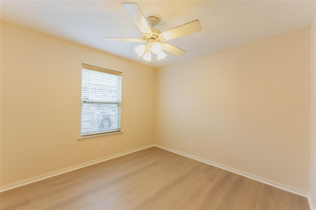 15334 Redbud Dale Court - Photo 11