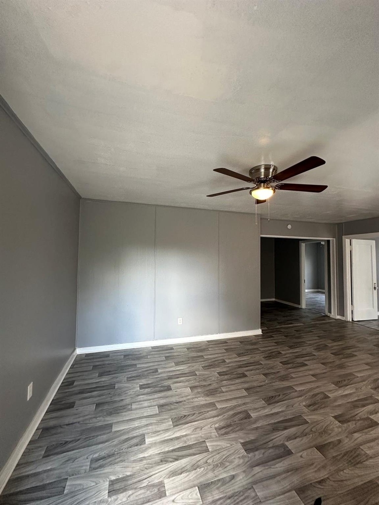 1907 Avenue C - Photo 6