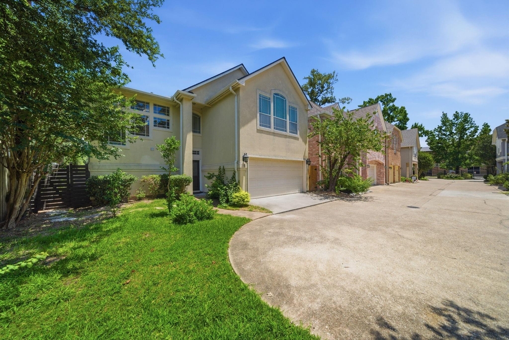 1413 Whispering Pines Drive - Photo 2