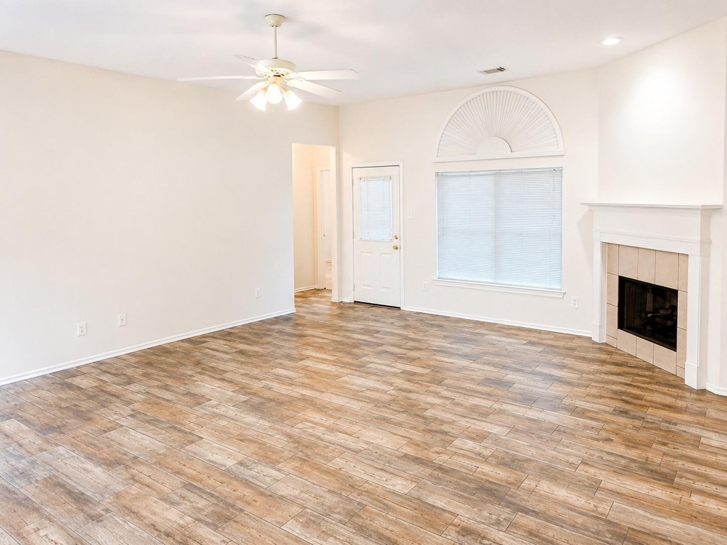 2319 Ligustrum Flower Drive - Photo 3