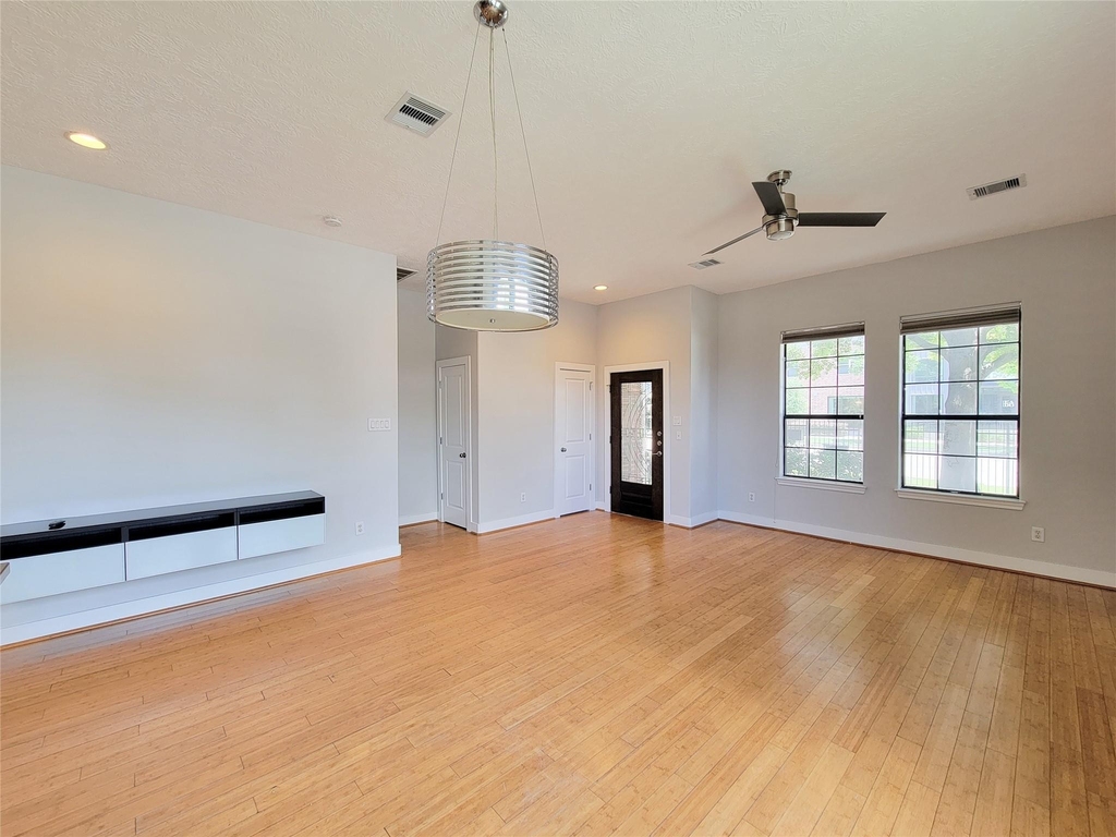 1414 Emancipation Avenue - Photo 4
