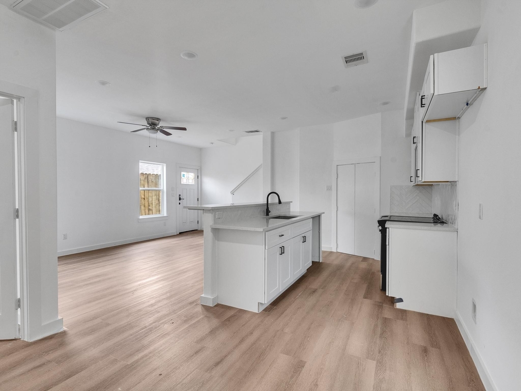 8629 Homewood Lane Unit B - Photo 16