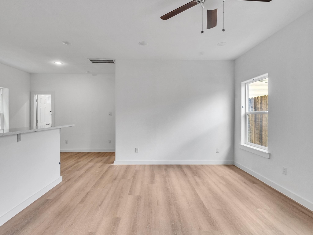 8629 Homewood Lane Unit B - Photo 17