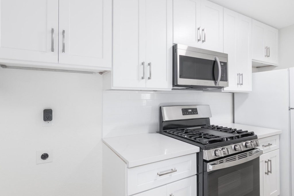 1009 Cedar Street - Photo 6
