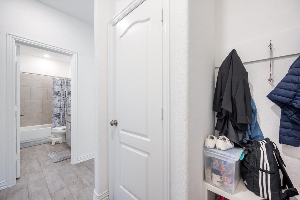 31243 Conover Drive - Photo 12