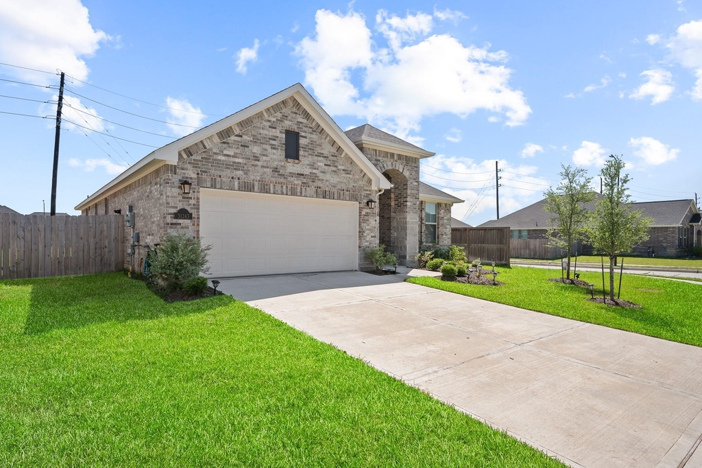 31243 Conover Drive - Photo 2
