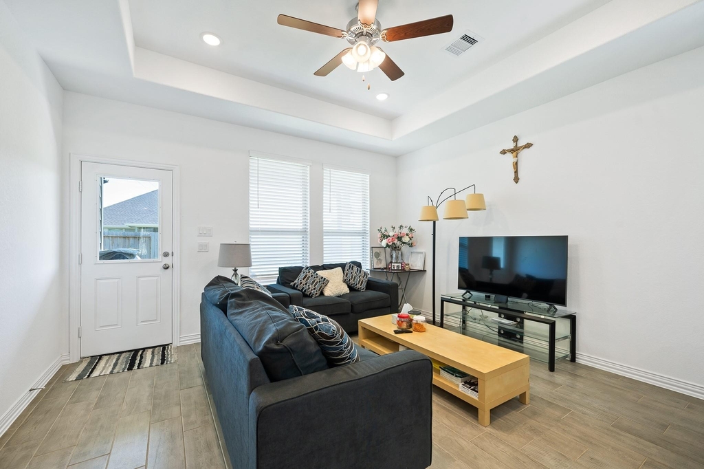 31243 Conover Drive - Photo 16