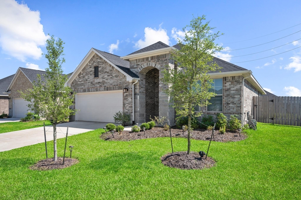 31243 Conover Drive - Photo 1