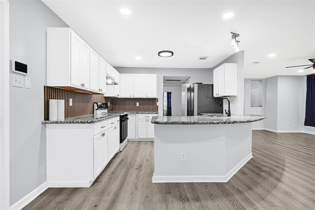 15019 Dunster Lane - Photo 7