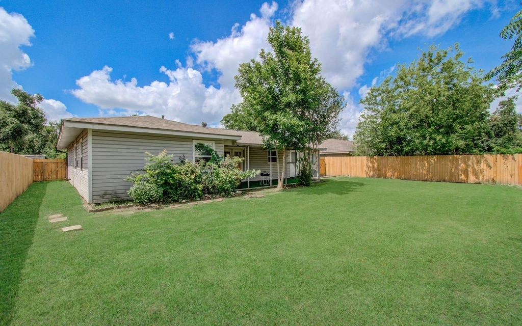 8018 Hammerly Boulevard - Photo 21