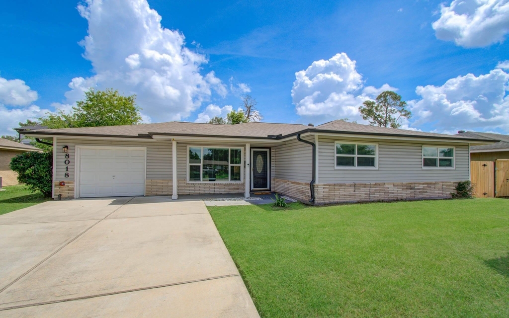 8018 Hammerly Boulevard - Photo 0