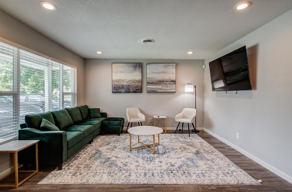 8018 Hammerly Boulevard - Photo 5