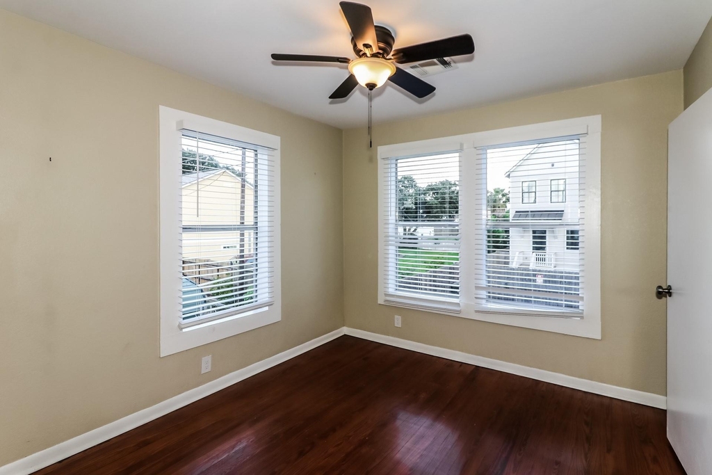 4715 Avenue P 1/2 - Photo 5