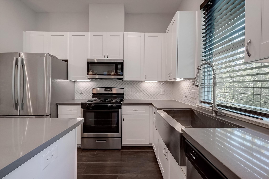 5610 Patrick Street - Photo 7