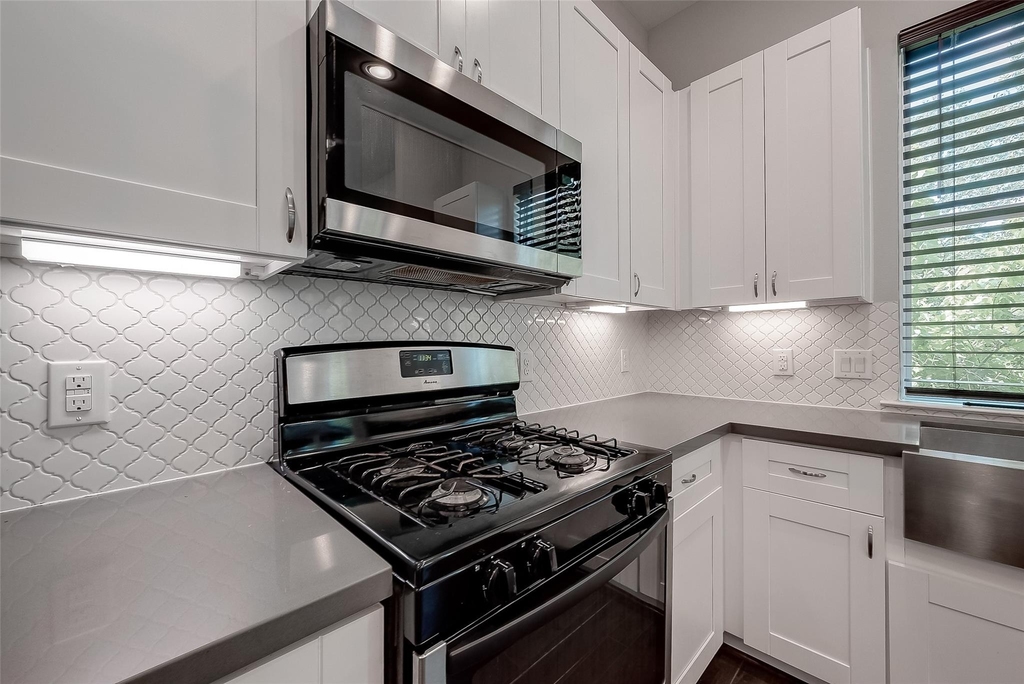 5610 Patrick Street - Photo 8