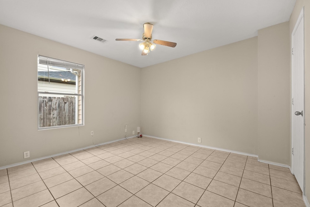 806 Grand Plains Drive - Photo 3
