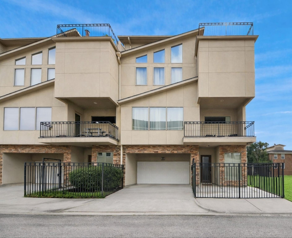 3507 Jackson Street - Photo 0